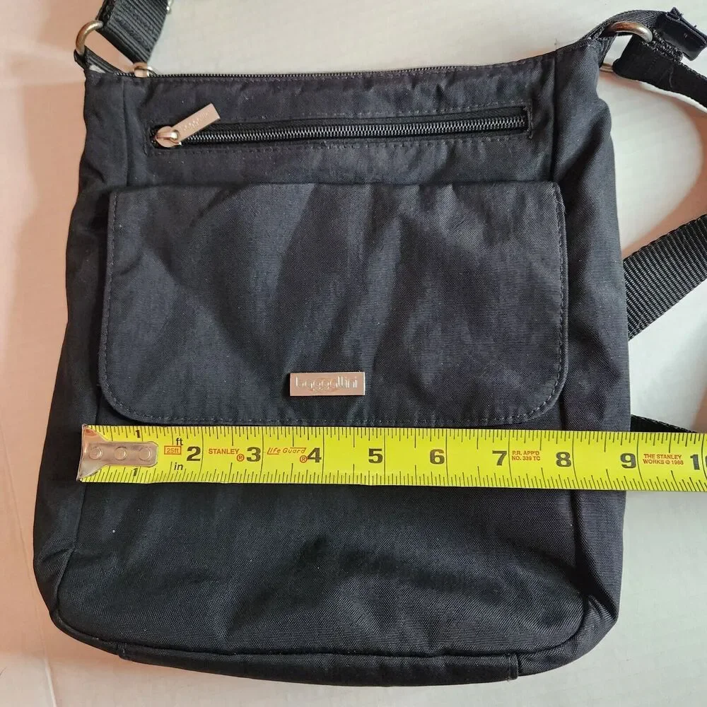 Baggallini Black Crossbody Handbag Purse Bag Traveler